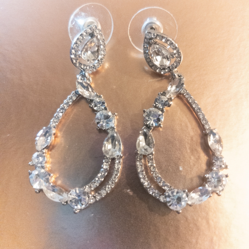 Tear Drop Silver Rhinestone Earrings